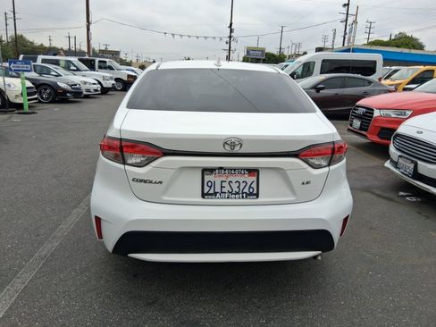 Used 2021 Toyota Corolla LE FWD image 5