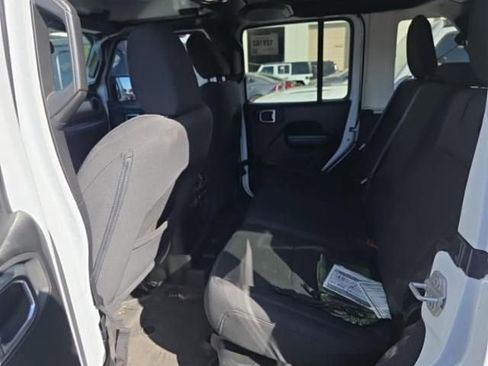 Used 2023 Jeep Wrangler Unlimited image 4