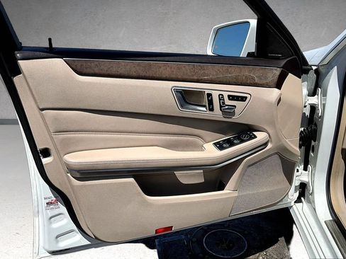 Used 2015 Mercedes-Benz E 350 4MATIC Sedan image 19