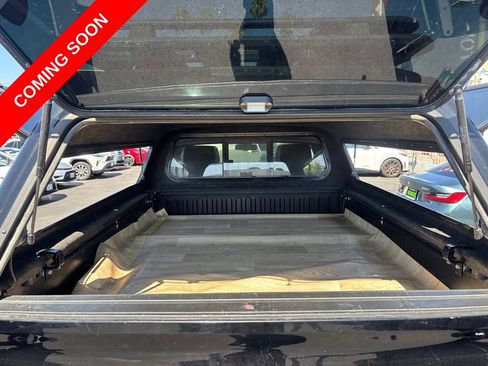 Used 2017 Toyota Tacoma TRD Off-Road AWD/4WD image 12