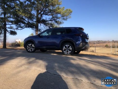Used 2023 Nissan Rogue SV image 4