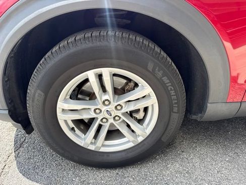 Used 2020 Ford Explorer XLT w/ Equipment Group 202A AWD/4WD image 3