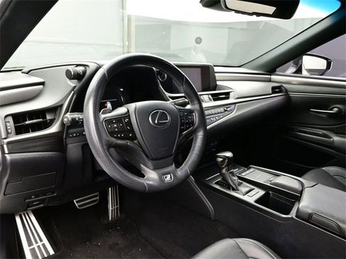Used 2019 Lexus ES 350 F Sport image 4