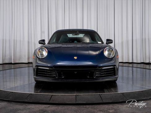 Used 2021 Porsche 911 Carrera 4S AWD/4WD image 2