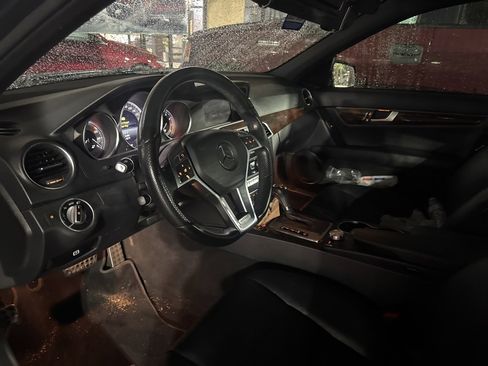 Used 2014 Mercedes-Benz C 250 Sedan image 5