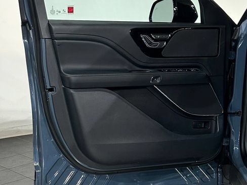 New 2026 Lincoln Aviator AWD image 40