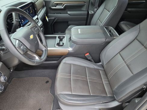 Used 2024 Chevrolet Silverado 2500 High Country w/ High Country Premium Package image 11