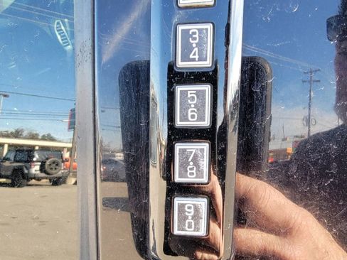 Used 2018 Ford F150 King Ranch image 10