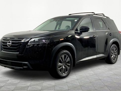 Used 2022 Nissan Pathfinder SV w/ SV Black Package image 3