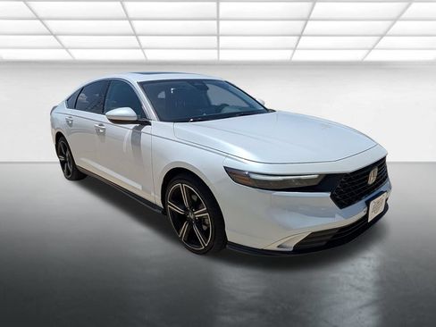 Used 2023 Honda Accord EX image 1