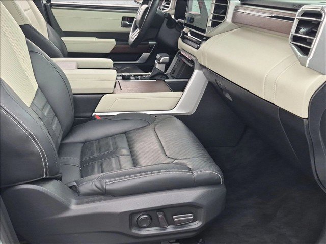 Used 2024 Toyota Sequoia Capstone AWD/4WD image 28