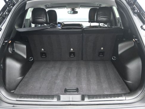 Used 2019 Jeep Cherokee Trailhawk w/ Cold Weather Group image 16