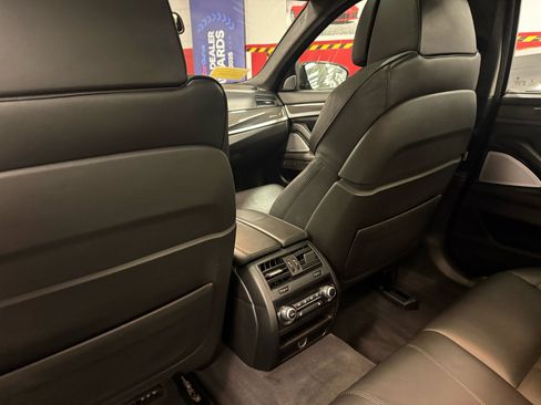 Used 2014 BMW M5 image 34