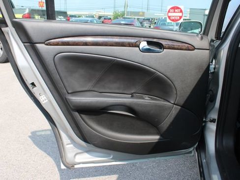Used 2007 Buick Lucerne CXS w/ Driver Confidence Package FWD image 27