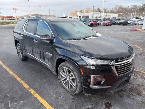Used 2023 Chevrolet Traverse High Country image 4