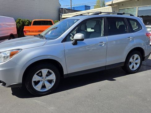 Used 2020 Subaru Forester Premium AWD/4WD image 21