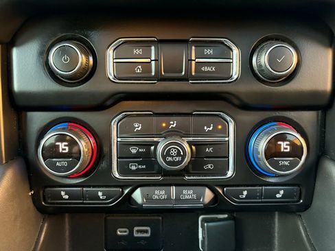 Used 2021 Chevrolet Tahoe Z71 w/ Luxury Package image 34