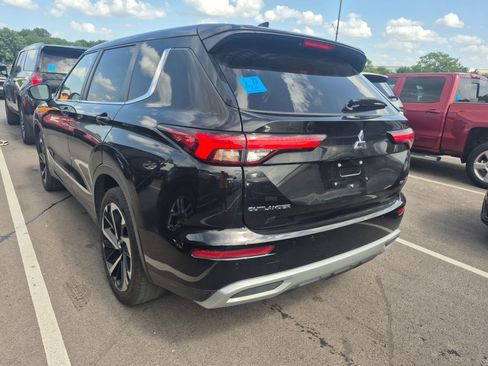 Used 2024 Mitsubishi Outlander SE FWD image 4