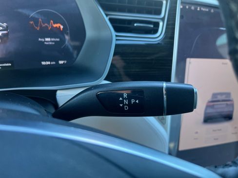 Used 2016 Tesla Model X image 11