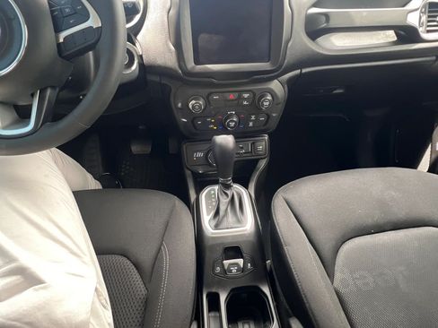 Used 2023 Jeep Renegade Altitude AWD/4WD image 30