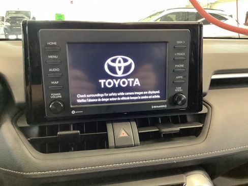 Used 2022 Toyota RAV4 LE AWD/4WD image 14