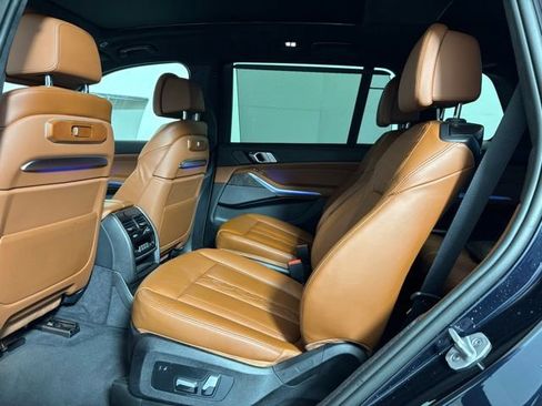 Certified 2025 BMW X7 M60i AWD/4WD image 18