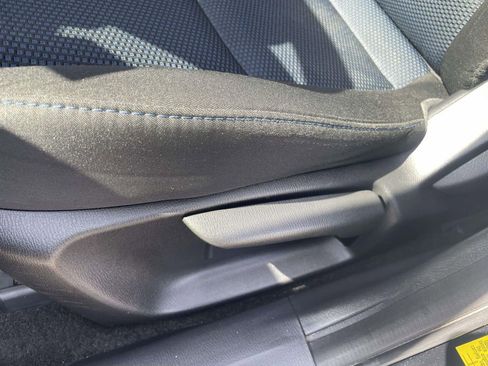 Used 2020 Toyota Yaris LE image 19