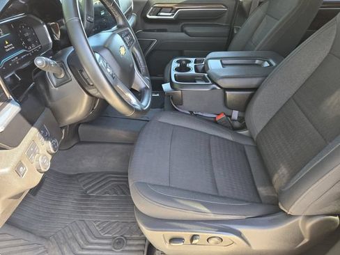 Used 2025 Chevrolet Silverado 2500 LT AWD/4WD image 13