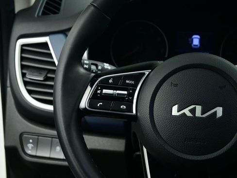 Used 2023 Kia Seltos S image 4