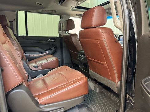 Used 2019 Chevrolet Suburban Premier w/ Premier Plus Edition AWD/4WD image 29