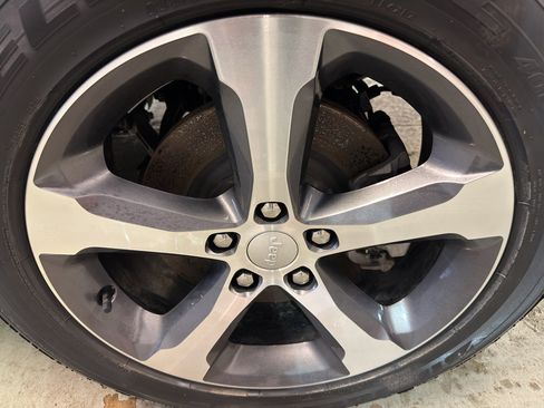 Used 2023 Jeep Grand Cherokee 4WD 4xe w/ Luxury Tech Group II image 35