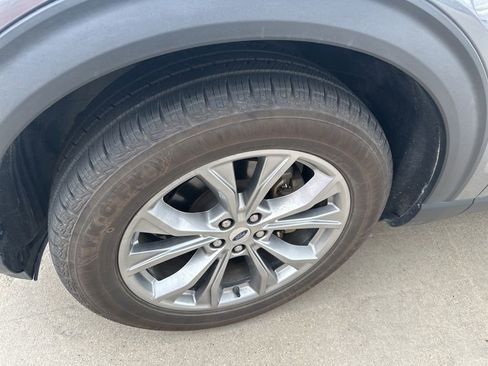 Used 2022 Ford Explorer XLT w/ Equipment Group 202A RWD image 13