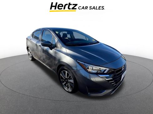 Used 2025 Nissan Versa SV image 1