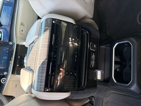 Used 2022 Jeep Wagoneer Series III w/ Premium Group I image 29