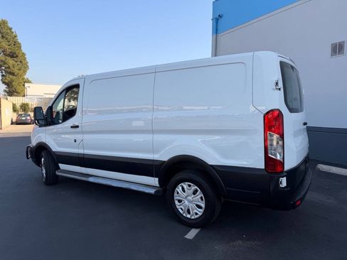 Used 2019 Ford Transit 250 130 Low Roof w/ Exterior Upgrade Package RWD image 14