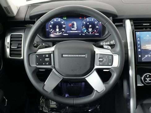 Used 2024 Land Rover Discovery S image 50