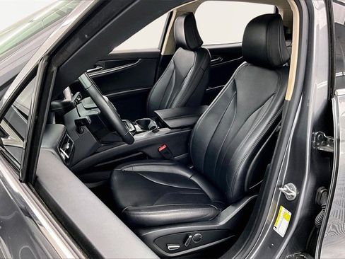 Used 2022 Lincoln Nautilus FWD image 25