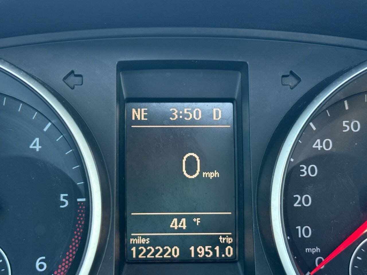 Used 2010 Volkswagen Jetta TDI FWD image 34