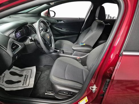 Used 2017 Chevrolet Cruze LT w/ Convenience Package image 9