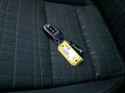 Used 2025 Honda HR-V LX image 14