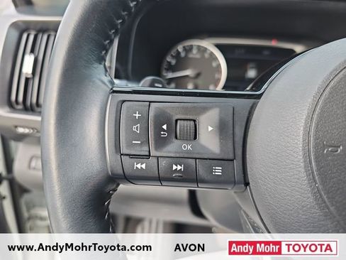 Used 2023 Nissan Pathfinder SL image 16