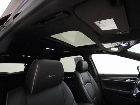 Used 2023 Buick Enclave Avenir image 26