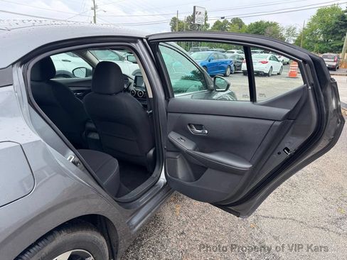 Used 2021 Nissan Sentra SV FWD image 14