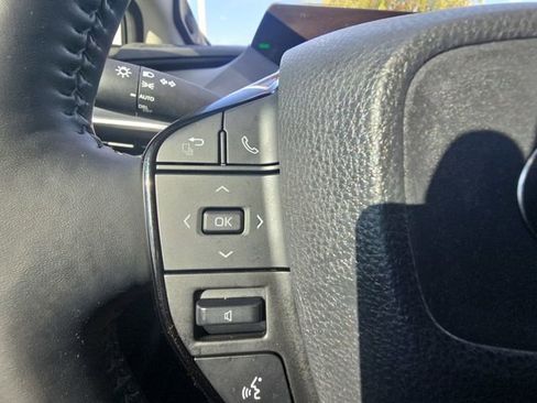 Used 2025 Toyota Prius Limited image 17