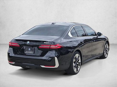 Used 2026 BMW 530i w/ Premium Package RWD image 5