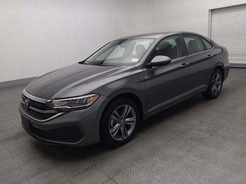 Used 2024 Volkswagen Jetta SE image 2