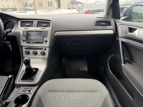 Used 2016 Volkswagen Golf S image 26
