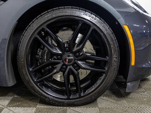 Used 2017 Chevrolet Corvette Stingray Coupe w/ Carbon Flash Badge Package RWD image 45