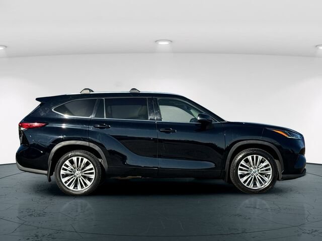 Used 2022 Toyota Highlander Platinum AWD/4WD image 7