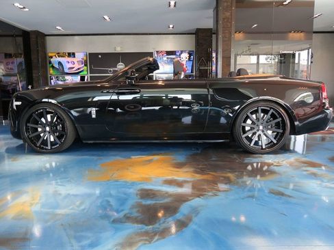 Used 2016 Rolls-Royce Dawn image 46